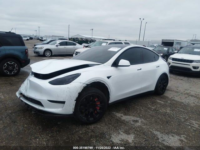 Tesla Model Y Long Range 2021 5YJYGDEE4MF090626 Image 2