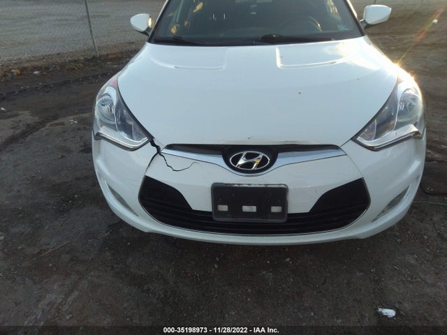 2017 Hyundai Veloster, VIN: KMHTC6ADXHU322041