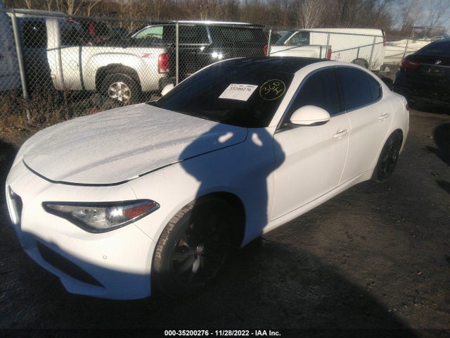 2017 Alfa Romeo Giulia, VIN: ZARFAEBN1H7556386