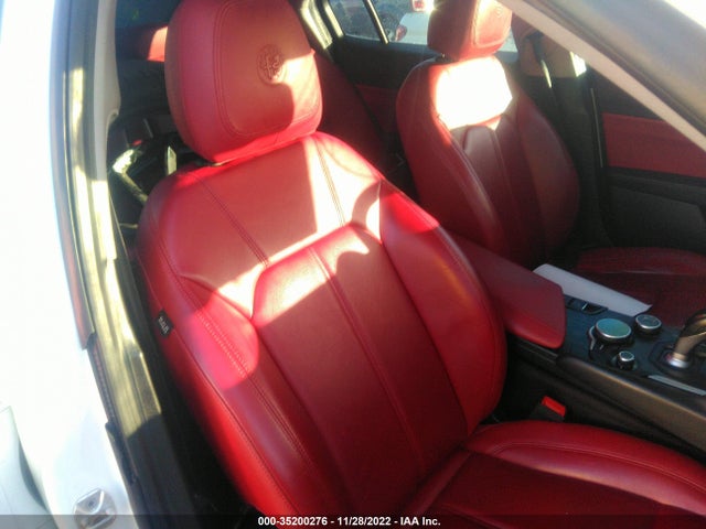 2017 Alfa Romeo Giulia, VIN: ZARFAEBN1H7556386