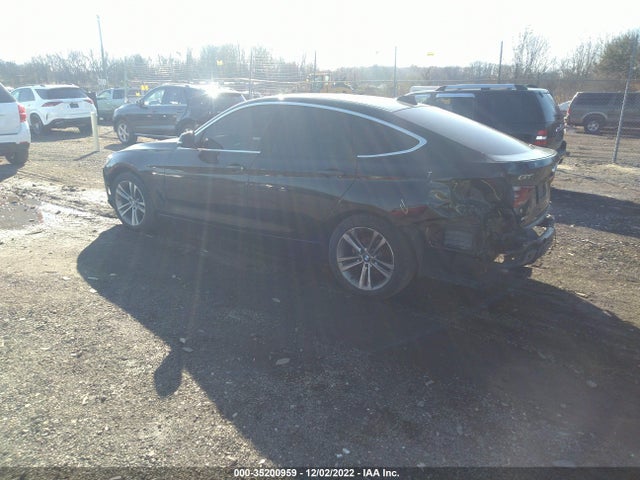 2017 BMW 3 Series, VIN: WBA8Z9C3XHG826390