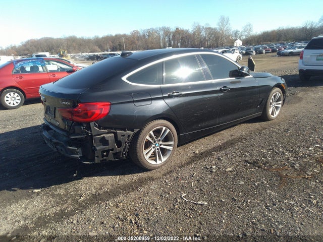 2017 BMW 3 Series, VIN: WBA8Z9C3XHG826390