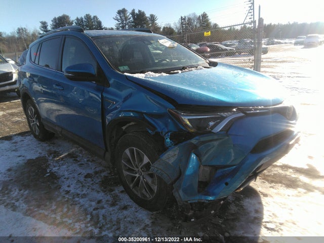 2017 Toyota RAV4, VIN: JTMRJREV8HD070217