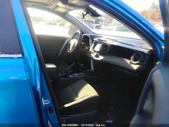 2017 Toyota RAV4, VIN: JTMRJREV8HD070217