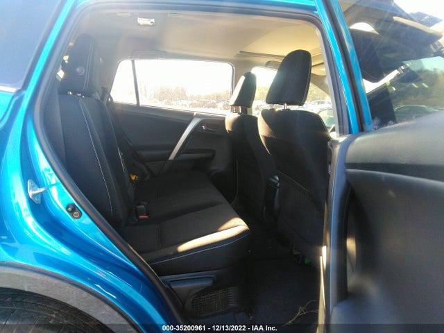 2017 Toyota RAV4, VIN: JTMRJREV8HD070217