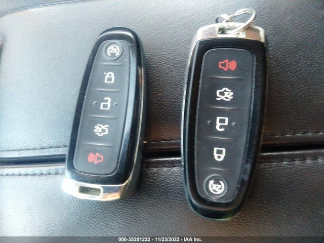 Lincoln MKX 2011 2LMDJ8JK2BBJ05573 Image 3