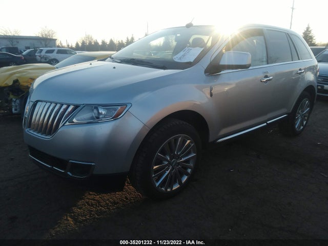 Lincoln MKX 2011 2LMDJ8JK2BBJ05573 Image 2