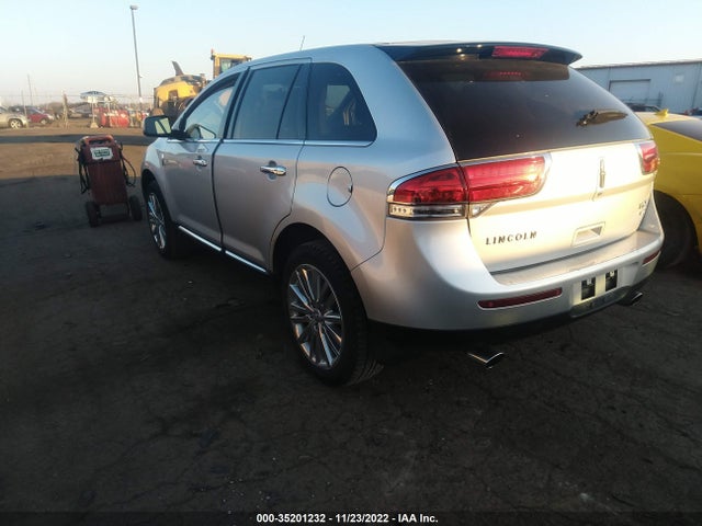 Lincoln MKX 2011 2LMDJ8JK2BBJ05573 Image 4