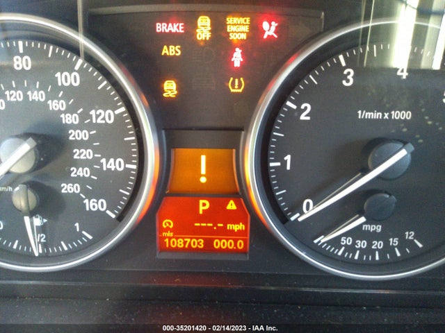 2015 BMW X1, VIN: WBAVM1C54FVW57559