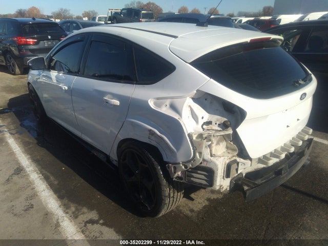 2016 Ford Focus, VIN: 1FADP3KE4GL407230