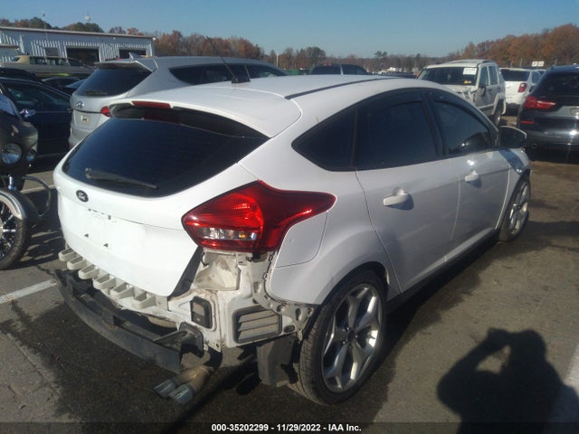 2016 Ford Focus, VIN: 1FADP3KE4GL407230