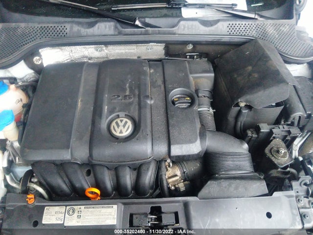 2012 VOLKSWAGEN BEETLE 2.5L W/SOUND/NAV PZEV VIN: 3VWJP7ATXCM603893