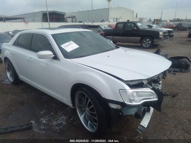 2016 Chrysler 300, VIN: 2C3CCAAG7GH224169
