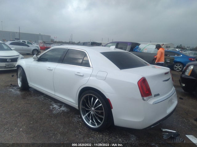 2016 Chrysler 300, VIN: 2C3CCAAG7GH224169