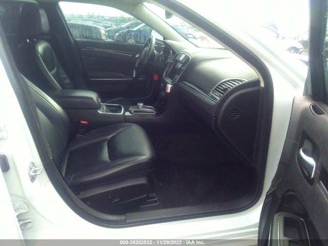 2016 Chrysler 300, VIN: 2C3CCAAG7GH224169