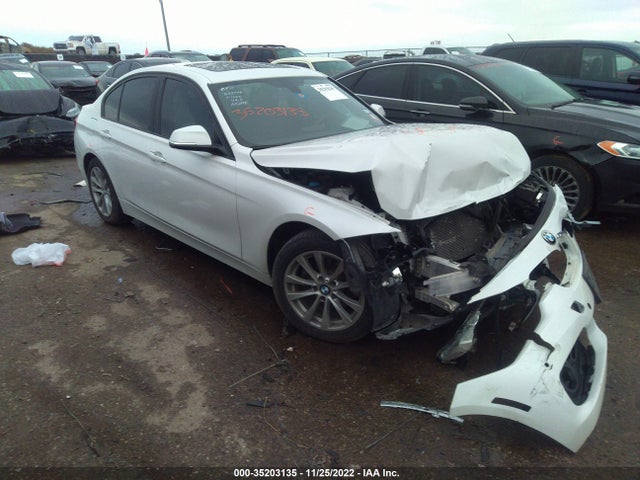 2017 WBA8E1G51HNU12757 main image