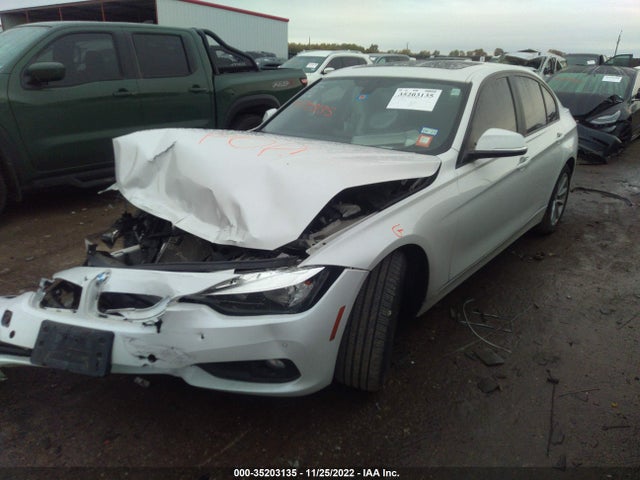 BMW 3 Series 320i 2017 WBA8E1G51HNU12757 Image 2