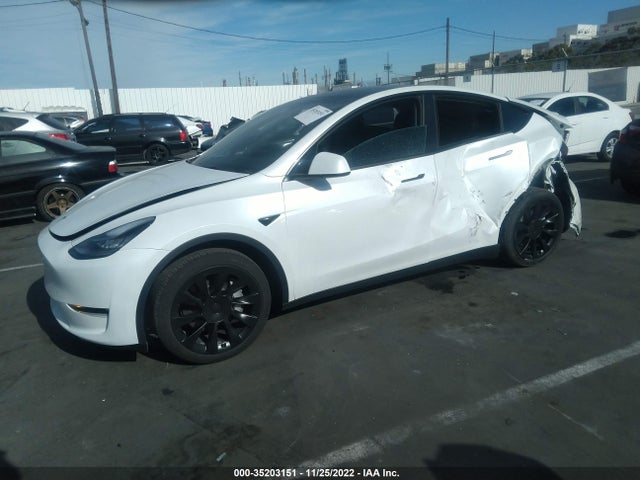 Tesla Model Y Long Range 2023 7SAYGDEE1PA025138 Image 2