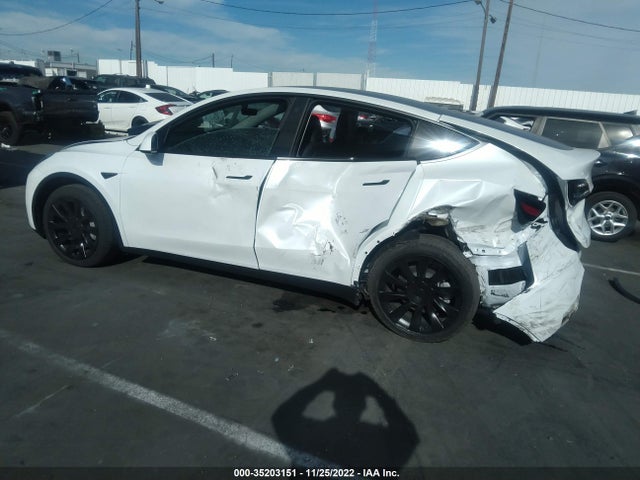 Tesla Model Y Long Range 2023 7SAYGDEE1PA025138 Image 4