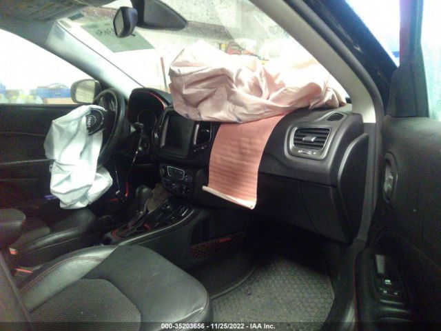 3C4NJDDB5JT169165 Jeep Compass Trailhawk