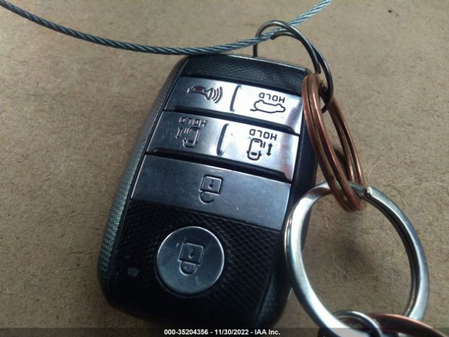 KNDMB5C11H6318280 KIA SEDONA LX