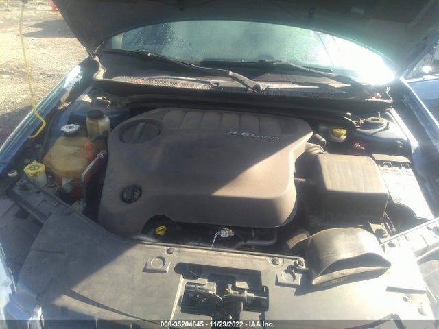 Chrysler 200 2011 1C3BC2FG4BN571680 Image 10