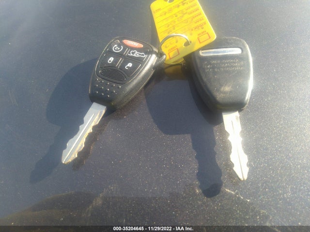 Chrysler 200 2011 1C3BC2FG4BN571680 Image 11