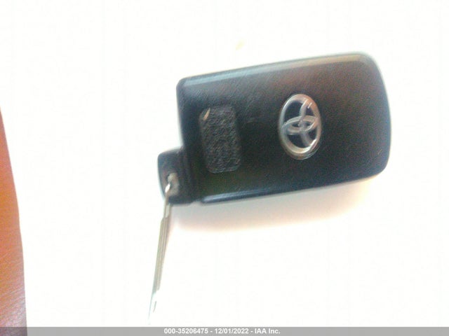 2016 Toyota RAV4, VIN: JTMDJREV0GD037057