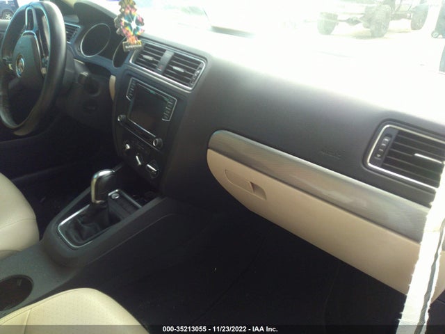 2017 VOLKSWAGEN JETTA 1.4T SE VIN: 3VWDB7AJ0HM217100
