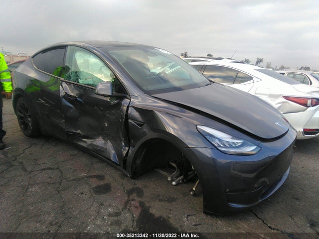 2022 Tesla Model Y, VIN: 7SAYGDEE4NF353492