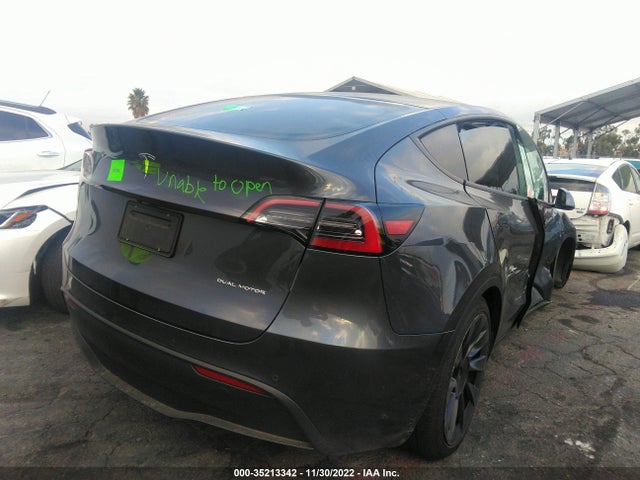 2022 Tesla Model Y, VIN: 7SAYGDEE4NF353492