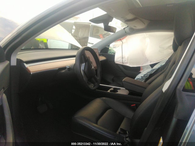 2022 Tesla Model Y, VIN: 7SAYGDEE4NF353492