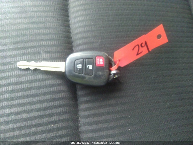 2015 TOYOTA RAV4 XLE VIN: JTMRFREV0FJ014403