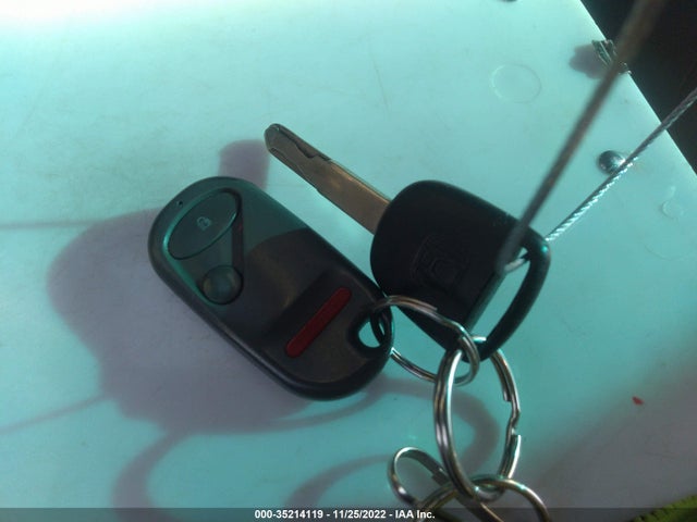 2004 HONDA PILOT EX VIN: 2HKYF18634H557932