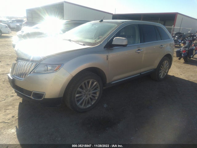 Lincoln MKX 2011 2LMDJ8JK7BBJ07903 Image 2