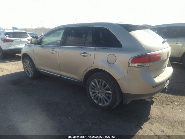 Lincoln MKX 2011 2LMDJ8JK7BBJ07903 Image 4
