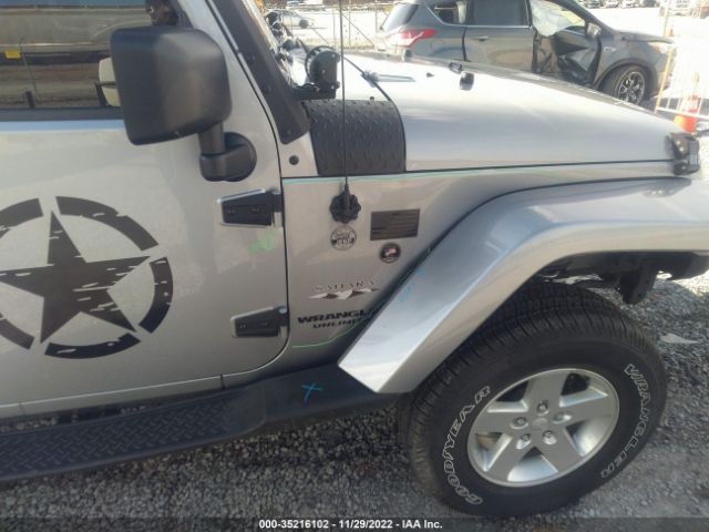 1C4BJWEG8HL680853 Jeep Wrangler Unlimited Sahara