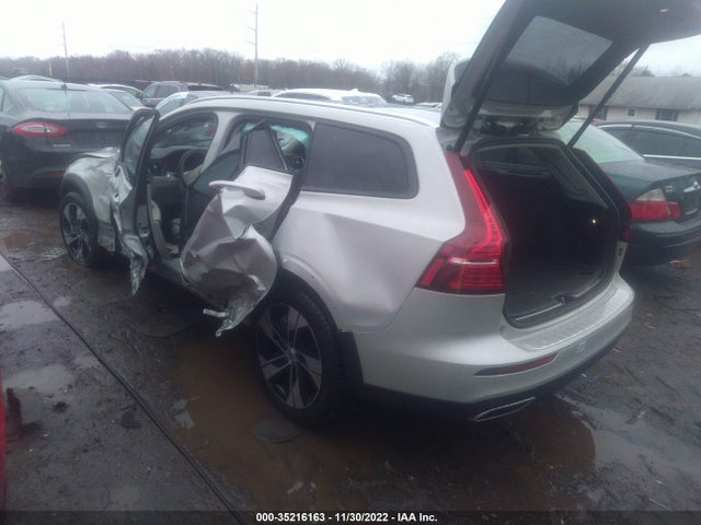 2022 Volvo V60, VIN: YV4102WK7N2094749