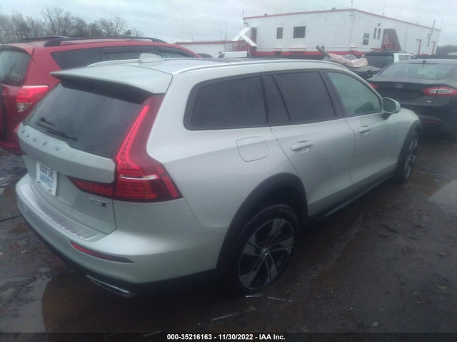 2022 Volvo V60, VIN: YV4102WK7N2094749