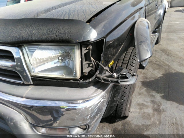 2000 TOYOTA 4RUNNER SR5 VIN: JT3GN86R8Y0157831