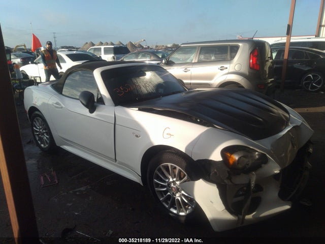 2017 Fiat 124 Spider, VIN: JC1NFAEK3H0102390