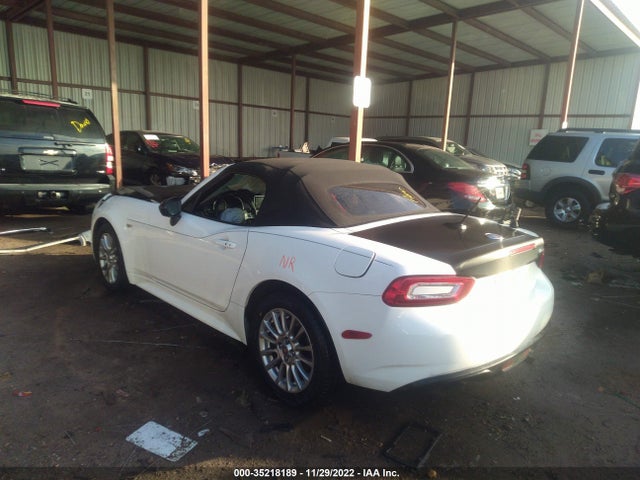 2017 Fiat 124 Spider, VIN: JC1NFAEK3H0102390