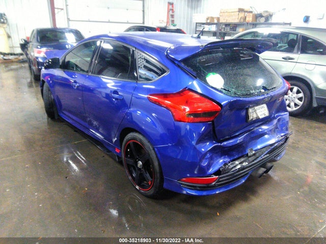 2015 Ford Focus, VIN: 1FADP3L95FL295652