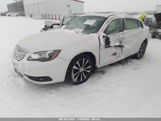 Chrysler 200 Limited 2014 1C3CCBCG2EN187328 Image 2