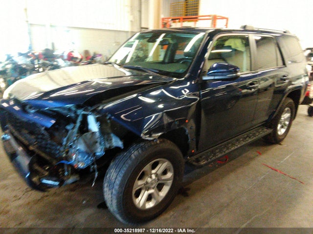 Toyota 4RUNNER SR5 2020 JTEBU5JR4L5795855 Image 2
