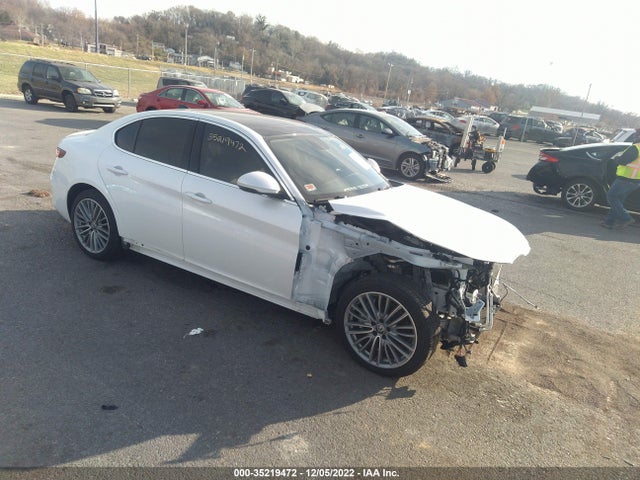 2017 Alfa Romeo Giulia, VIN: ZARFAEEN9H7555076