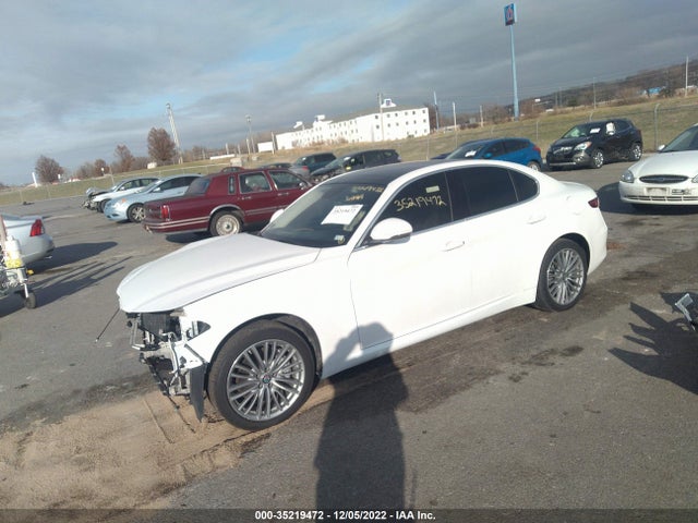 2017 Alfa Romeo Giulia, VIN: ZARFAEEN9H7555076