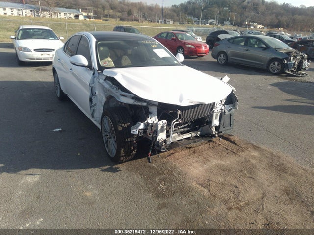 2017 Alfa Romeo Giulia, VIN: ZARFAEEN9H7555076
