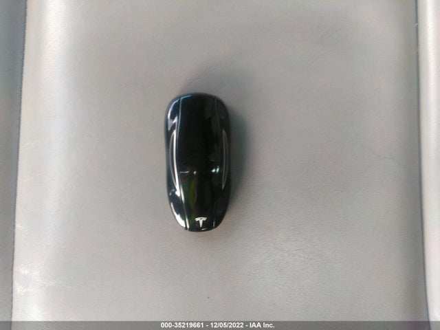 2016 Tesla Model S, VIN: 5YJSA1E14GF143056