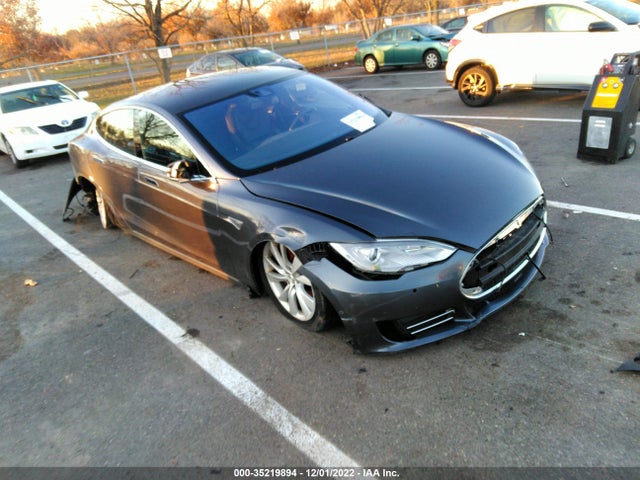 2016 Tesla Model S, VIN: 5YJSA1E28GF129590
